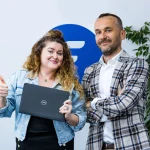 Przekazanie laptopa dla Stowarzyszenia Drzewko
